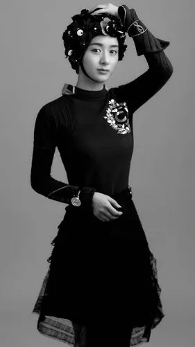 赵丽颖|嘉人|我是一支队伍 是将军也是战士|无水印壁纸