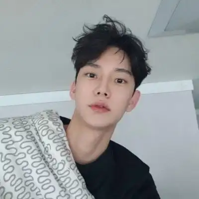 2019最新微博男生头像帅气阳光 最难走的都是上坡路