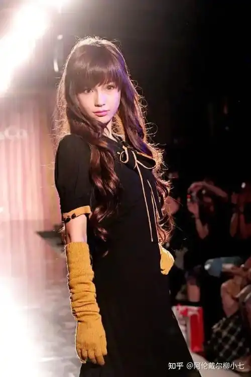 杨颖(angelababy)为什么保留她当嫩模的黑历史?