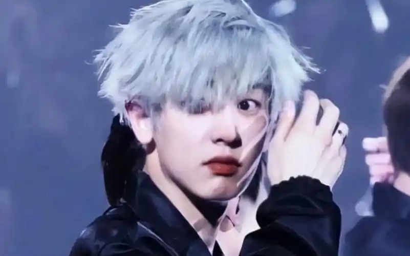 【朴灿烈】他银发不羁一笑,逆了一个世界的光