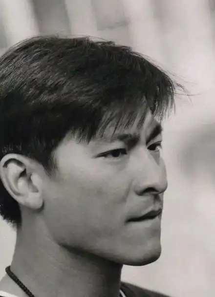 刘德华94年黑白写真