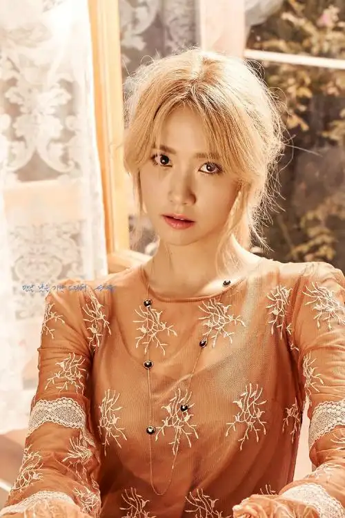 考古金发林允儿清纯蛊系易碎感