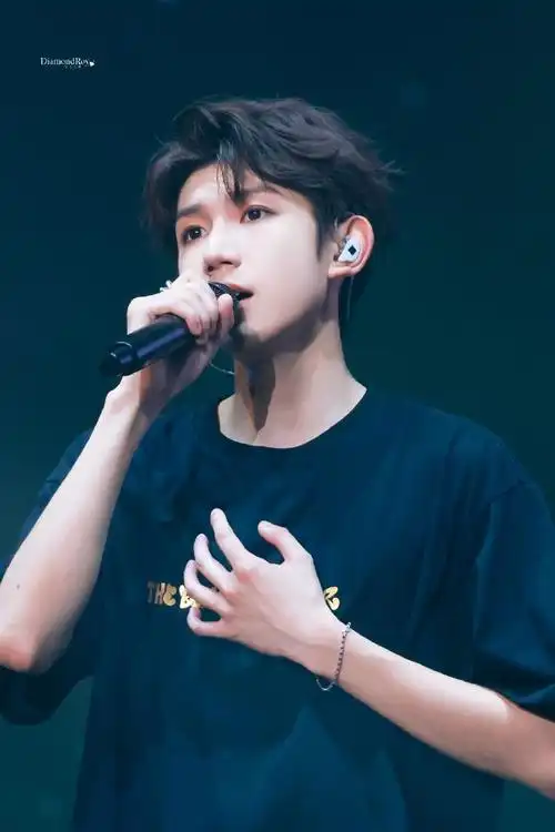 拥有一颗透明的心灵  和会流泪的眼睛91  @tfboys-王源