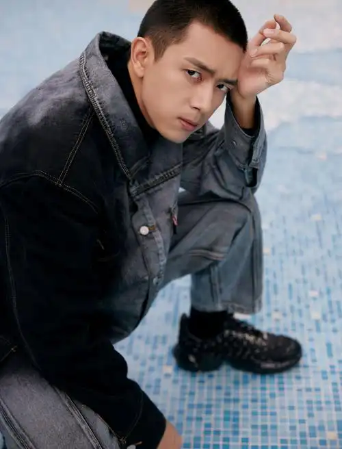 李现寸头造型潮酷帅气图片写真