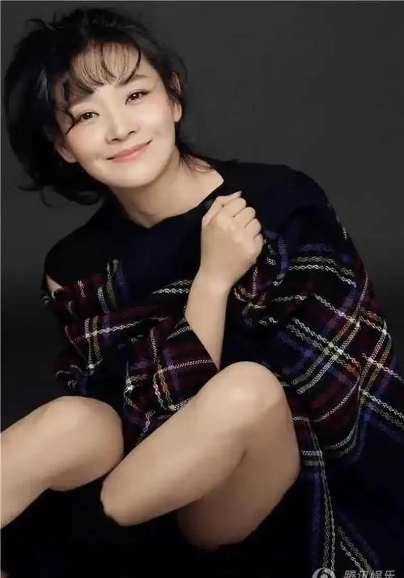 王维维:张嘉译的搭档,一直也没带红她!可惜