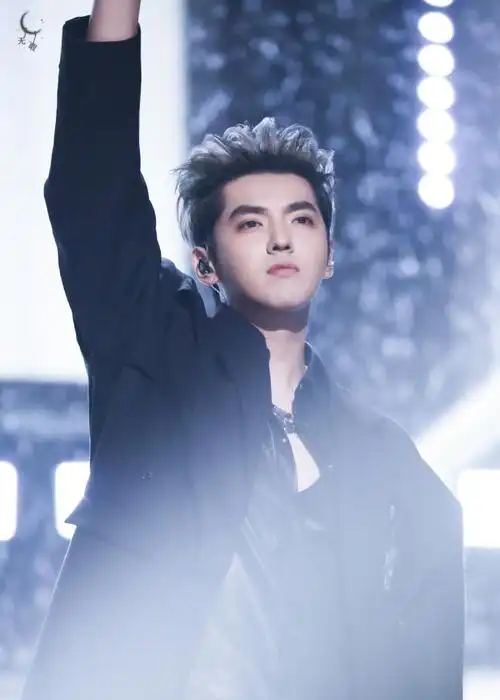 吴亦凡[超话]#|| 0615真心夜一些想和宝贝贴贴的可爱小表情