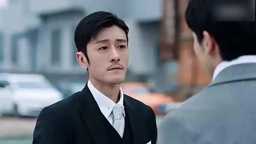 听到路征说的话路晋对路征说你再给我一次机会我会尽到我做哥哥的责任