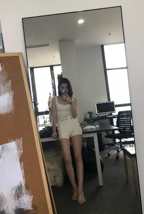 王思聪前女友豆得儿旧照曝光!身材魔鬼,被赞"出淤泥而不染"!