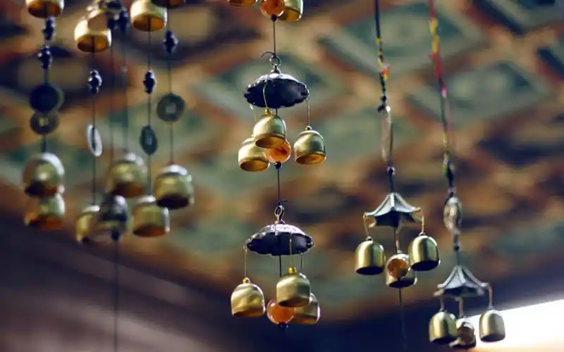 随风摇动的风铃唯美摄影图片桌面壁纸