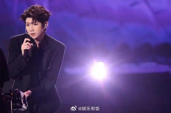 蔡徐坤 @tfboys-王源 @tfboys-王俊凯 @dear-迪丽热巴 ,期待帅哥门