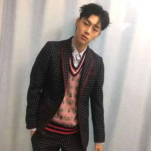 ins:komurola 权玄彬 模特 produce 101 第二季