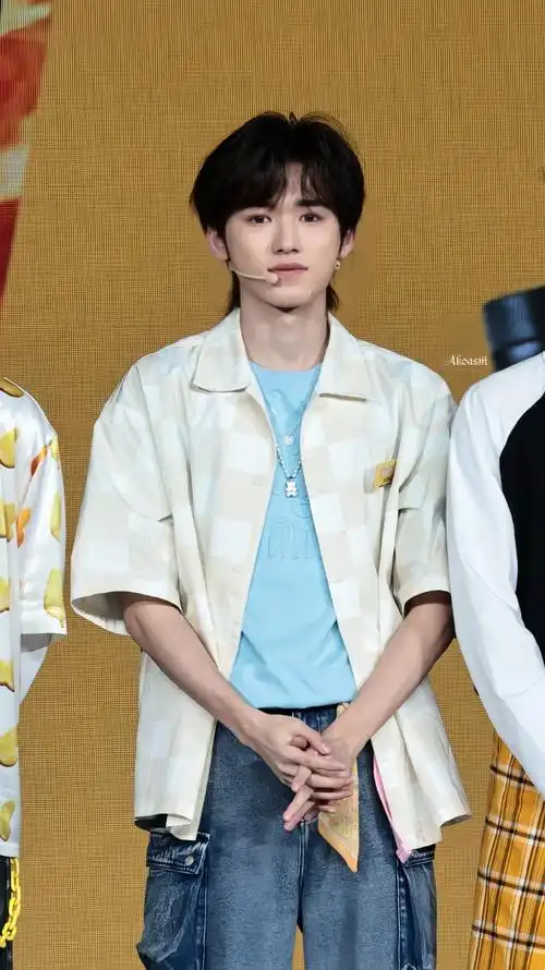 是今天最可爱的小孩[在线等]  @时代少年团-宋亚轩  #时代少年团先照