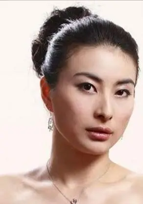 颧骨低的女人面相(高颧骨和低颧骨对比)-卜安居