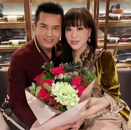 贵州富婆杨小娟嫁三婚演员吕良伟婚后生一子幸福美满