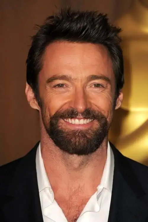 第九名是狼叔休·杰克曼(hugh jackman),电影里的金刚狼就留着性感的
