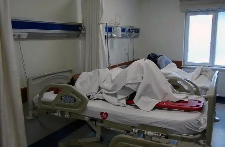 3月14日,在土耳其卡帕多基亚,热气球事故中的伤者在当地医院接受救治.