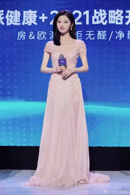 景甜樱花粉长裙#太美了,果然是人间富贵花. 来自小怪才聪聪 - 微博