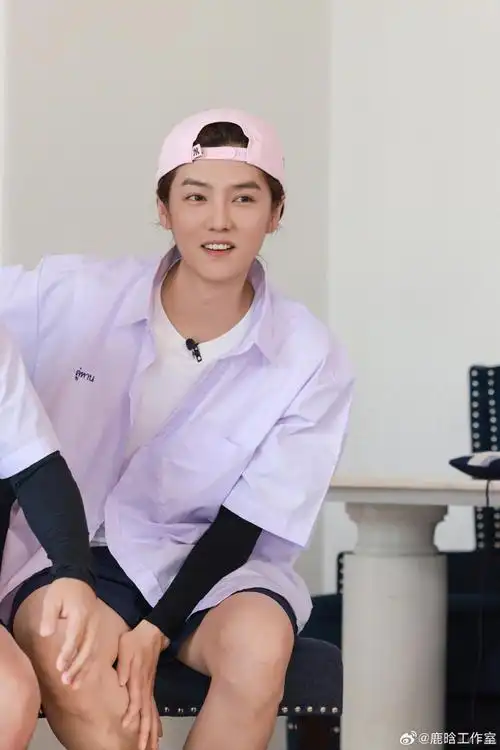 鹿晗泰国校服造型##鹿晗校服男大