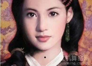 1,脖子中间有痣是富贵命脖子上有痣代表什么?