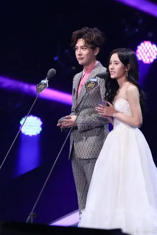 蔡徐坤和鞠婧祎绯闻曝光