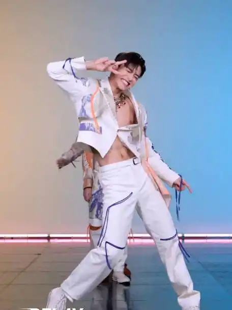 p40 pro 5g转发微博@传媒挑战者:奔跑吧黄旭熙第七季部分集锦九条鸡