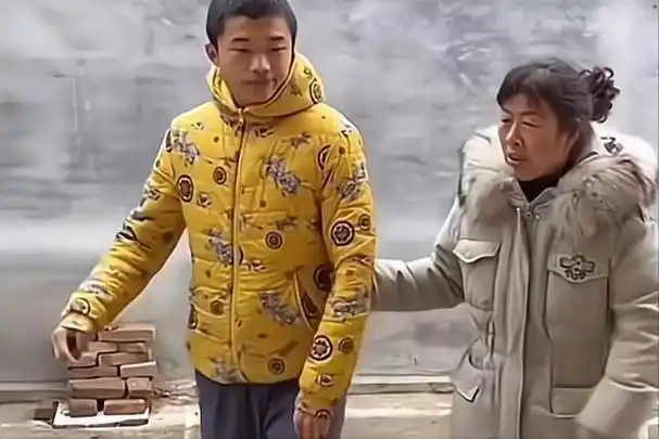 郭有才傻眼了!被实名举报,直播时发布不良言论,更多内幕被扒