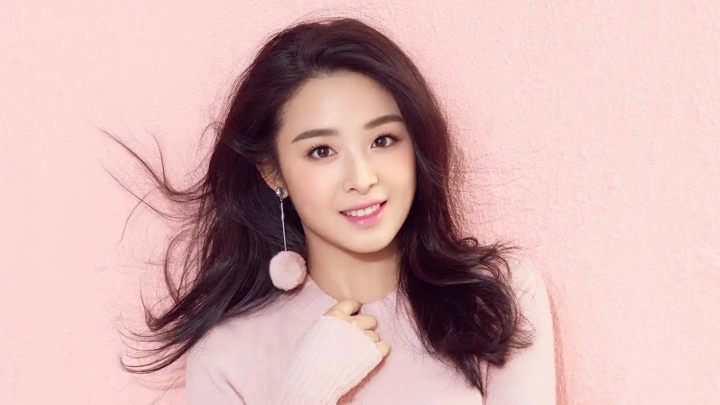 超级女声张含韵最新写真