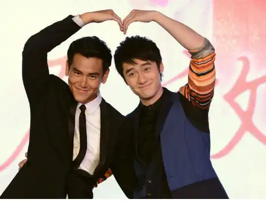 图彭于晏与蒋劲夫当台接吻不建议性幻想彭于晏喜欢吻男人