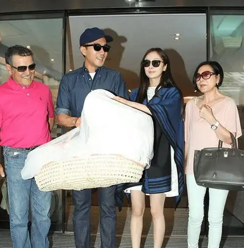 杨幂孙俪生完即走路|顺产|产妇|怀孕|手术|模特|胎儿畸形_网易订阅