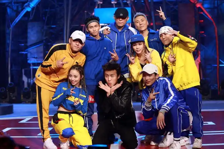 邓超《热血街舞团》展专业歌喉 帮唱鹿晗特地"焗油"