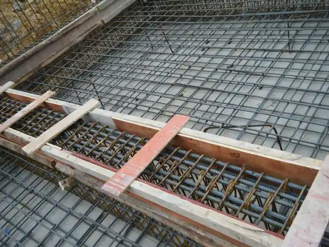 想问问各位高手 道路cad施工图怎么画 施工时筏板基础梁的下部纵筋在