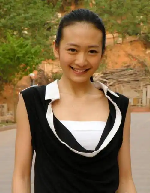 王鸥被曝待产:成名不易,被"夜光剧本"毁掉演艺路,值得吗?