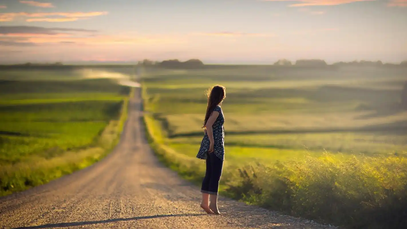 欧美美女田园风唯美意境壁纸