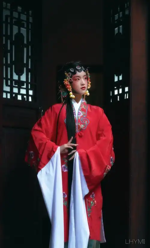 戏曲经典主题长袖善舞赤伶盈风