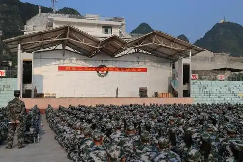 都安二高2022班第一天军训日志