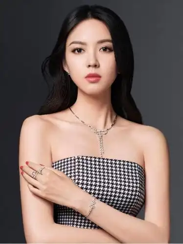 官宣张梓琳成为heartsonfire首位大中华区代言人