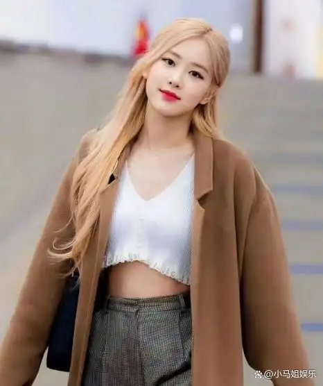 rose朴彩英:是如何炼成蚂蚁腰的呢?