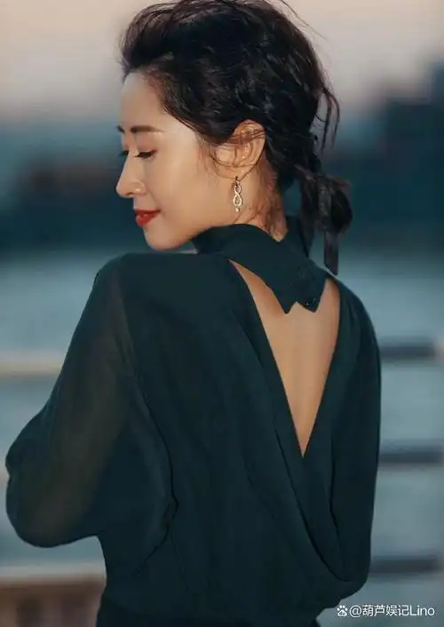 当年,富商常乐追求刘敏涛,并承诺道:"我负责赚钱养家,你负责貌美如花.