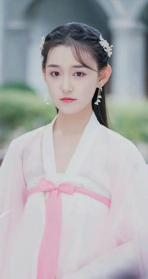 童星出道,几乎出演了大多数女主童年的蒋依依,为什么突然不火了