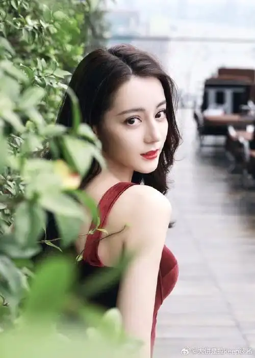 红星美凯龙品牌代言人迪丽热巴