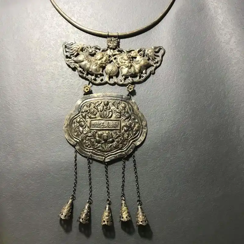 老银项圈双扣牌长命锁