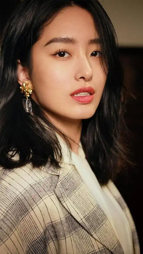 杨采钰精美壁纸风情万种女人味十足