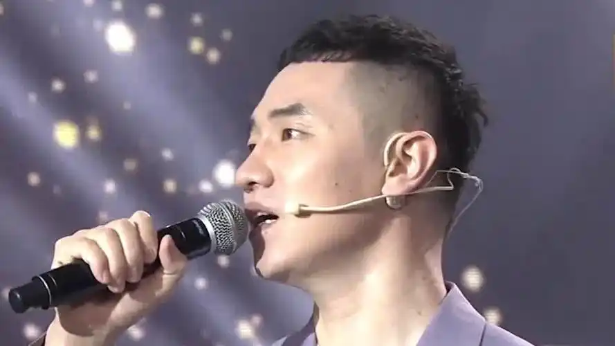 王琪现场唱演唱可可托海的牧羊人歌声动人感染全场太好听