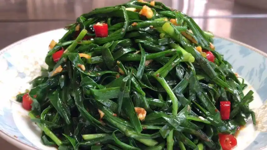 厨师长教你凉拌韭菜的家常做法,步骤详细,爽口开胃下酒又下饭