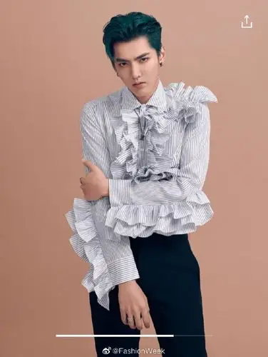 吴亦凡 x lv|最新广告大片公开,精彩演绎2020 秋冬男士时装系列,红配