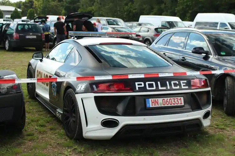 奥迪r8 警车一枚