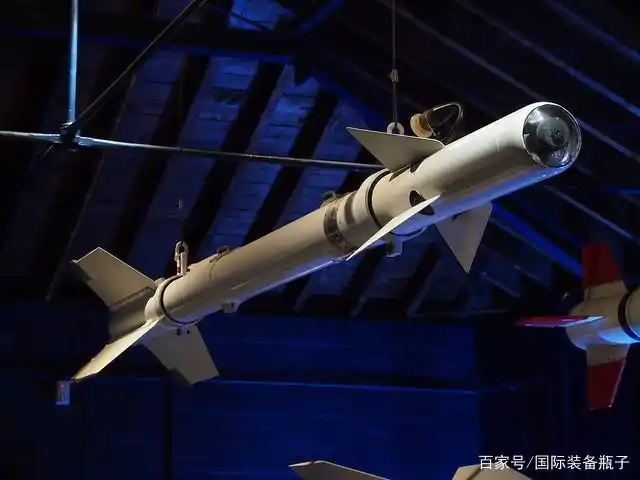 红外制导的aim-9b"响尾蛇"空空导弹