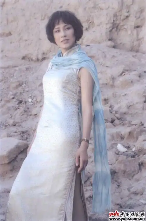 李建群_明星档案_写真_图片_资料_照片_中国娱乐网