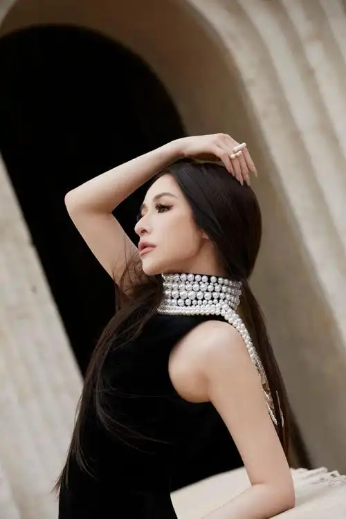 萧亚轩回归首秀连唱四首歌##萧亚轩时隔6年回归舞台