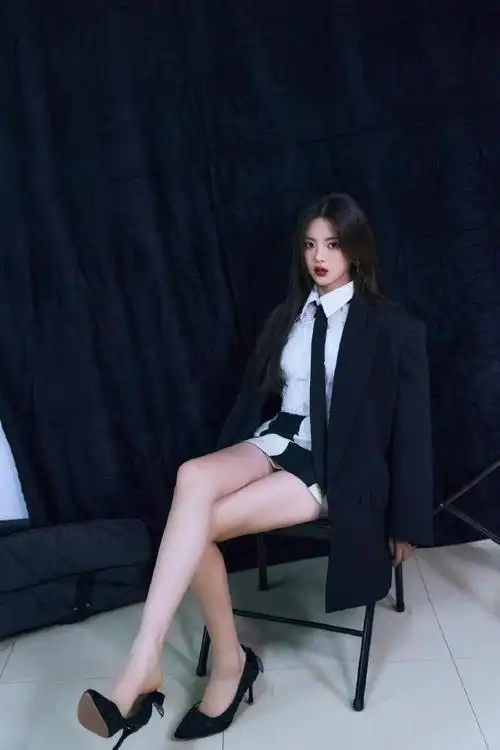 这腿我可以98 杨超越还是有一丢丢村花气质在